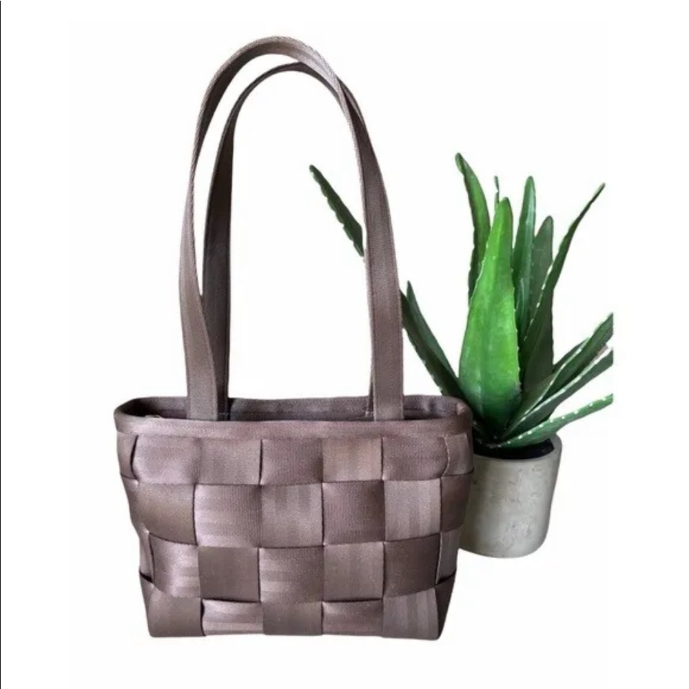 HARVEYS SEATBELT BAG - BROWN
